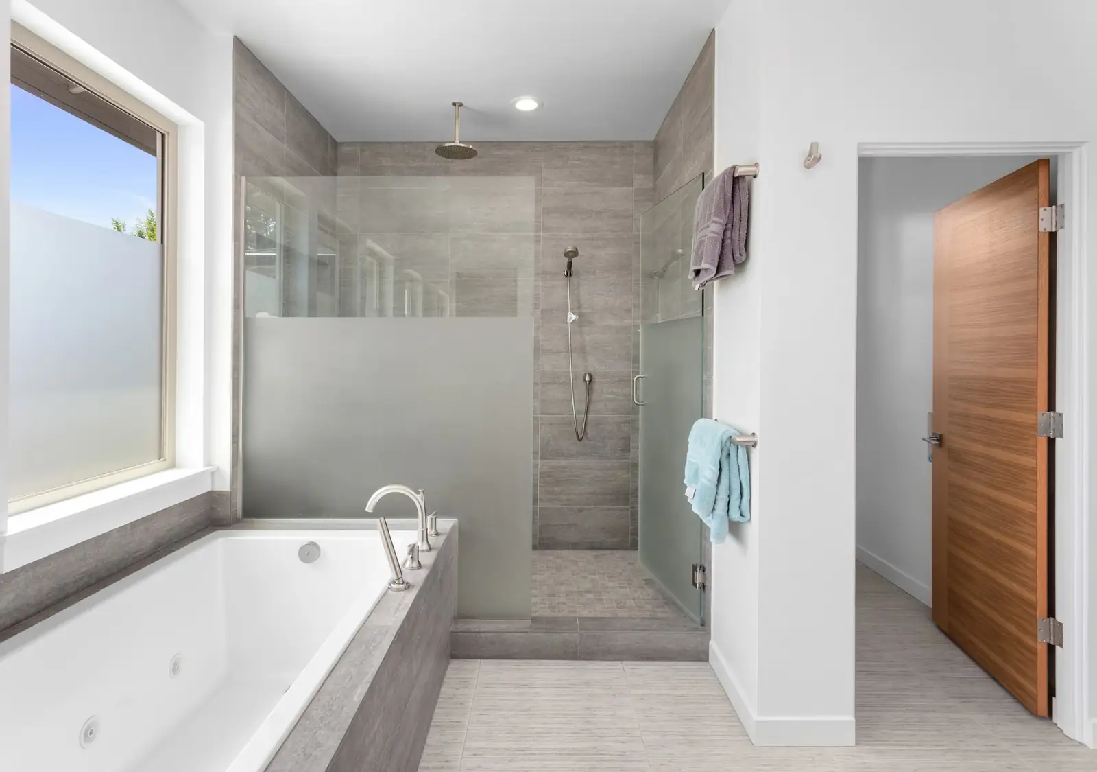 Bathroom Remodels photo